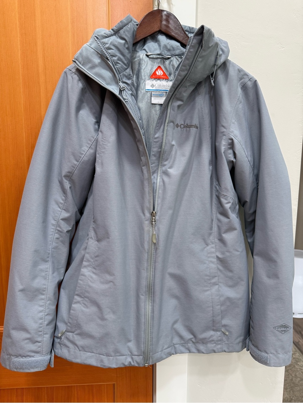 Columbia Women’s Light Blue Ski & Snowboard Jacket